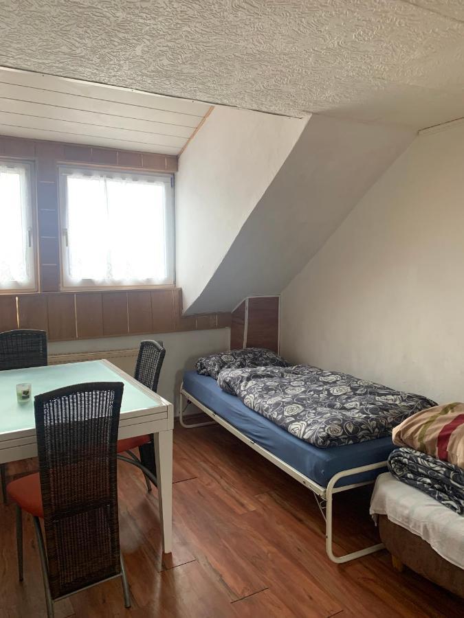 Dachgeschoss Hof Apartman Krefeld Kültér fotó